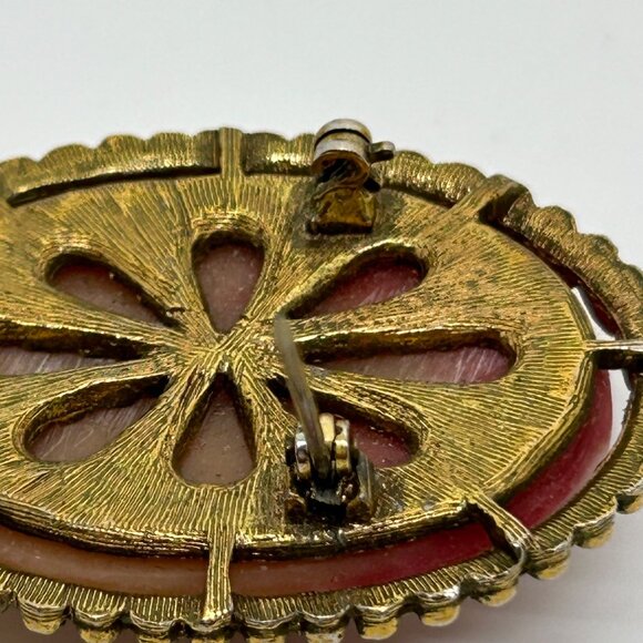 Vintage Coro Signed Cameo Brooch Two Dancing Graces Design In Resin Gold-Tone - Picture 11 of 16